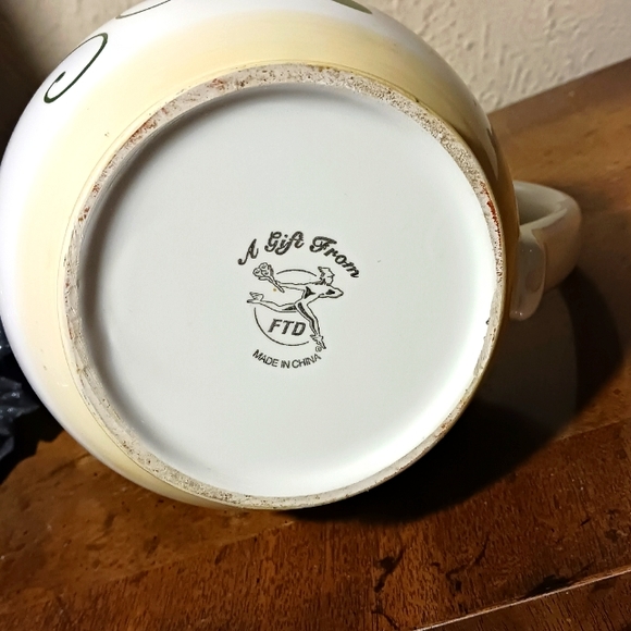 A Gift From FTD Pitcher - Picture 6 of 6